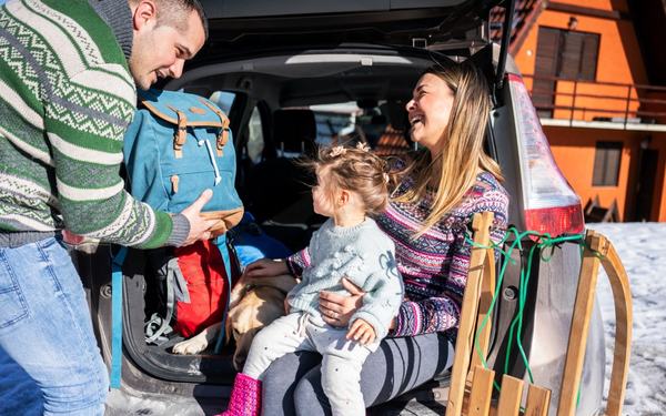 10 porad przed wyjazdem na ferie. Nie ruszaj w drogę bez sprawnych i dobranych do pory roku opon