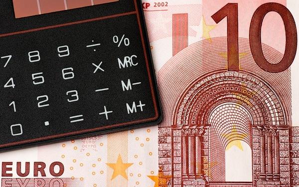 Dlaczego Polacy zadłużają się coraz bardziej?