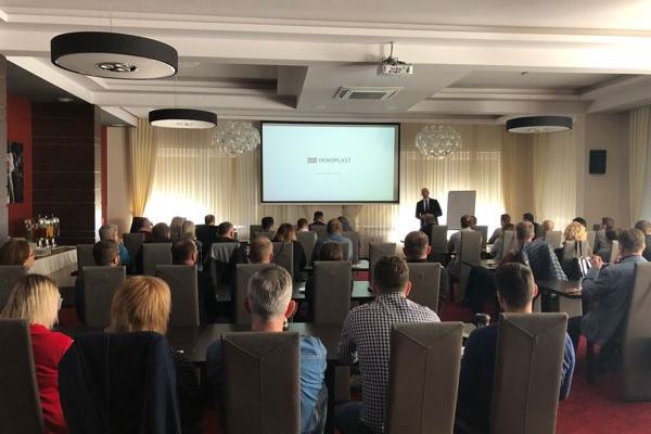 Grupa OKNOPLAST zakończyła kolejny cykl spotkań z partnerami handlowymi