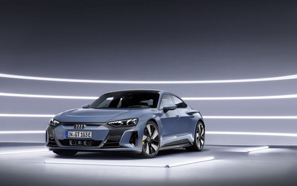 Audi e-tron GT najlepszym samochodem klasy wyższej w plebiscycie Moto Awards 2021