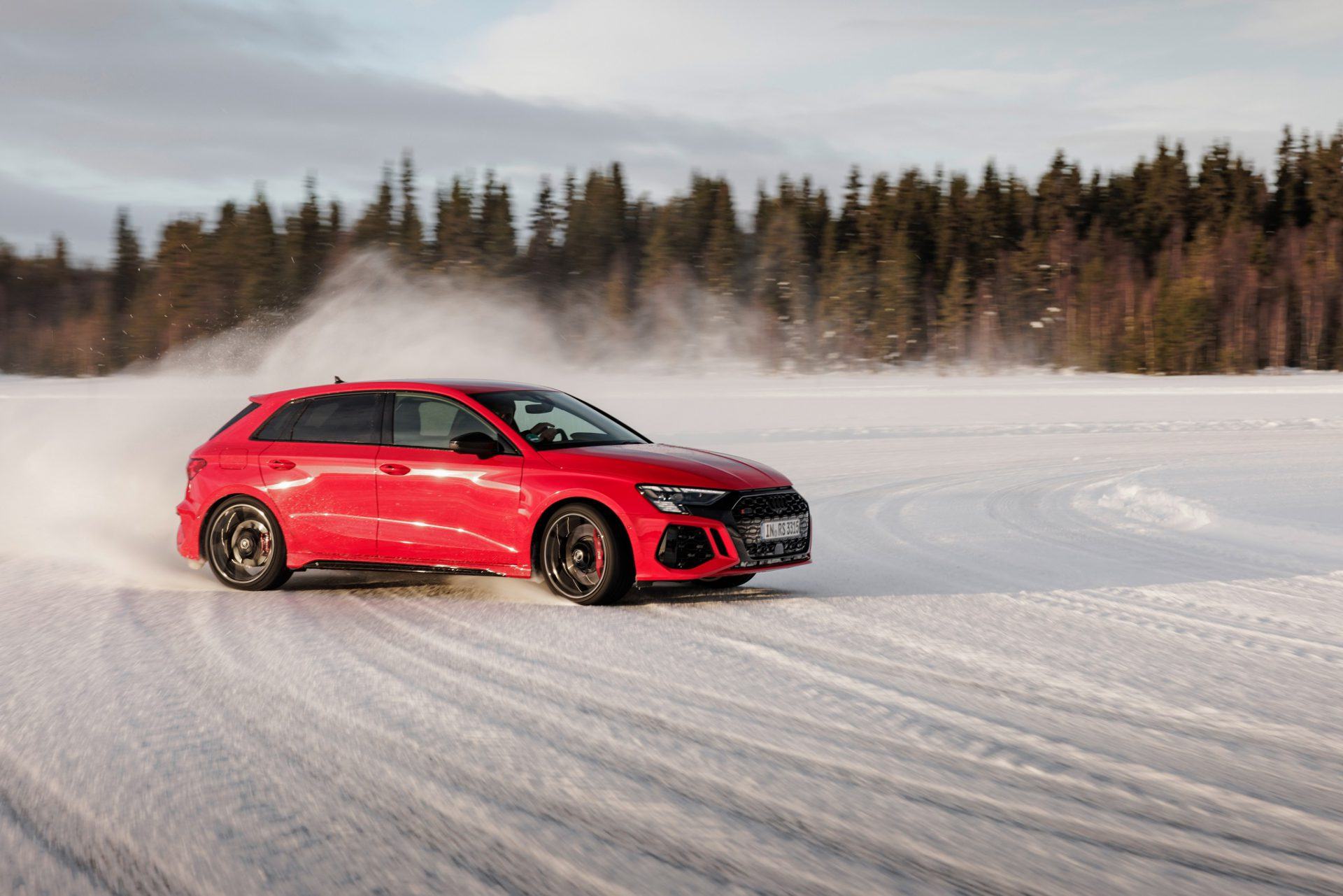 Audi RS 3: taniec na śniegu