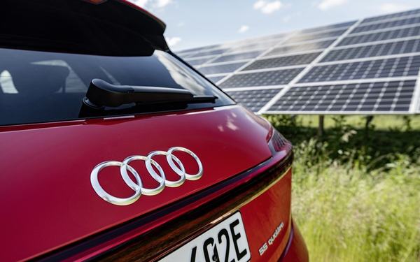 Audi i koncern energetyczny EnBW nawiązują współpracę w zakresie wykorzystywania zużytych baterii samochodów elektrycznych - Zrównoważone, ponowne wykorzystanie baterii zgodne z przepisami dotyczącymi magazynowania energii