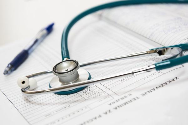 GUS podał dane o wypadkach przy pracy – wzrost o 7,5 proc.Poszkodowani również pracujący zdalnie