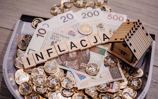 „Inflacja nieco wyższa niż szacowano”