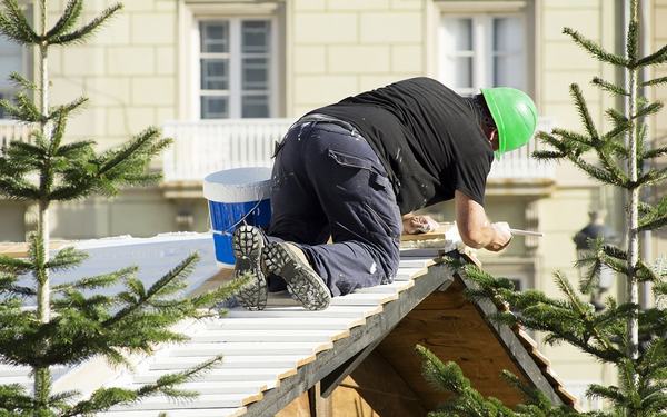 Co robią Polacy na „L4” w maju? Nie zawsze się leczą…