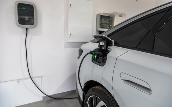Jak obniżyć koszty i zwiększyć wygodę ładowania samochodu elektrycznego?
