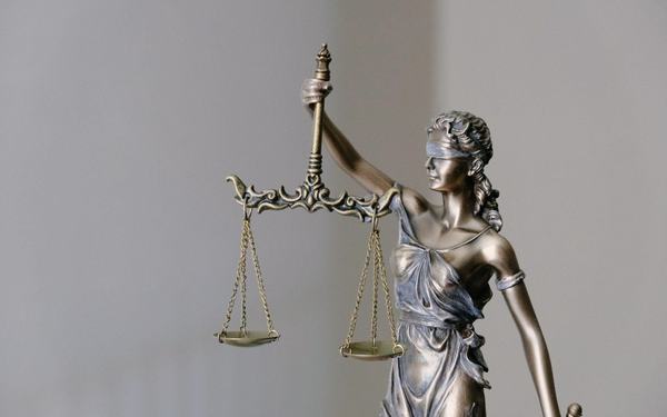 Prawna Nawigacja w Życiu Codziennym: Jak Skutecznie Zarządzać Sprawami Prawnymi