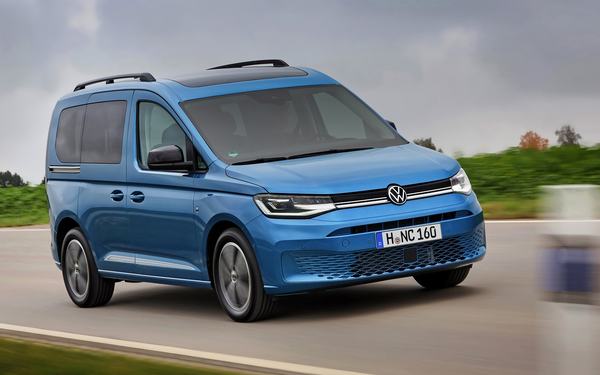Rzut oka na nowego Caddy i już widzisz! Panoramiczny szklany dach