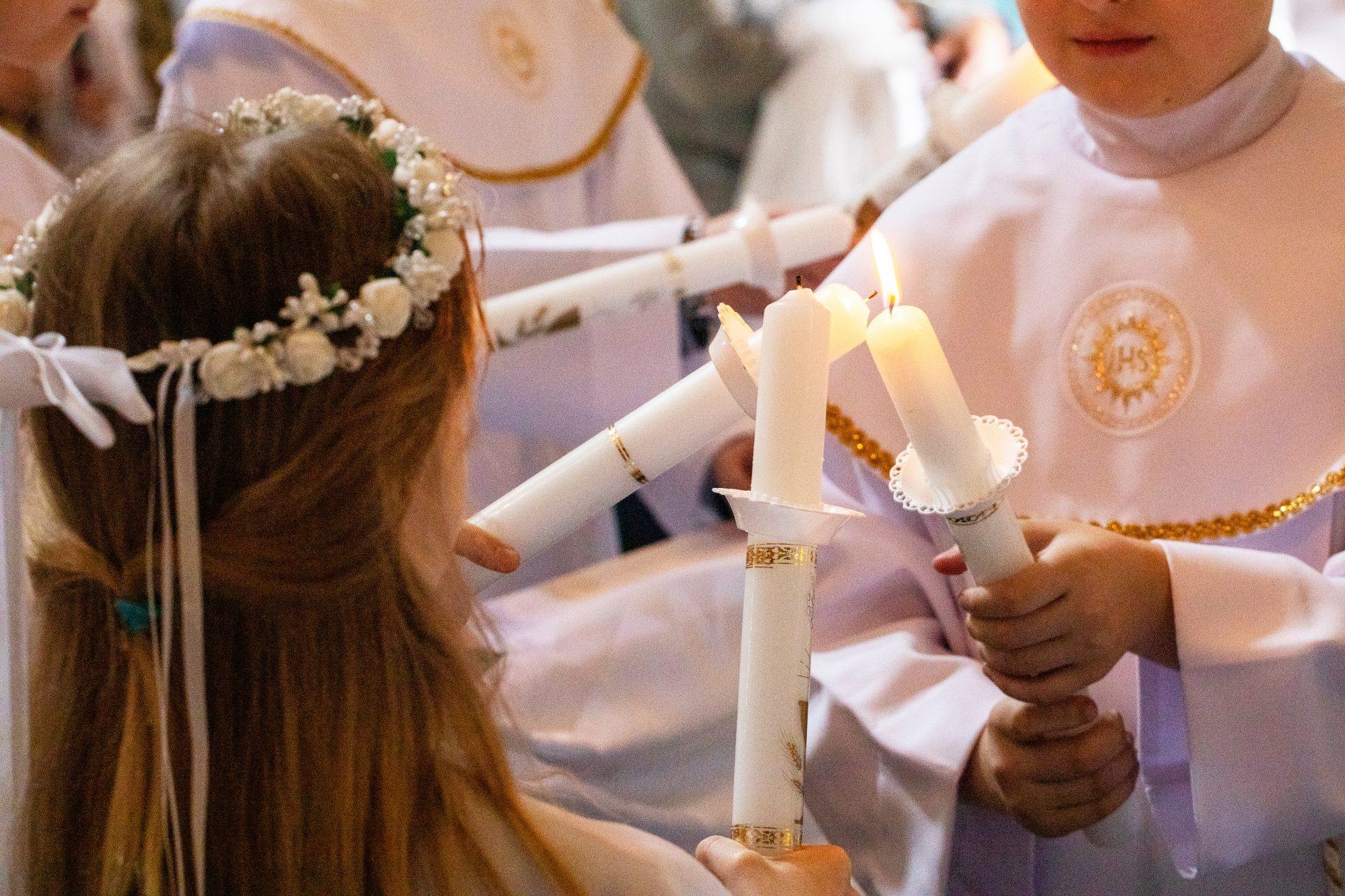Co współcześnie symbolizują prezenty komunijne? Wyniki badania