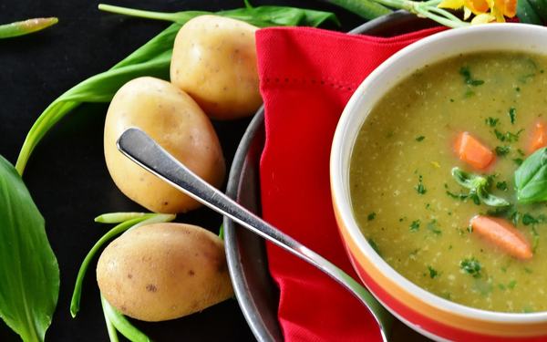 Szturm na cateringi dietetyczne. Z nowym rokiem Polacy chcą się zdrowiej odżywiać