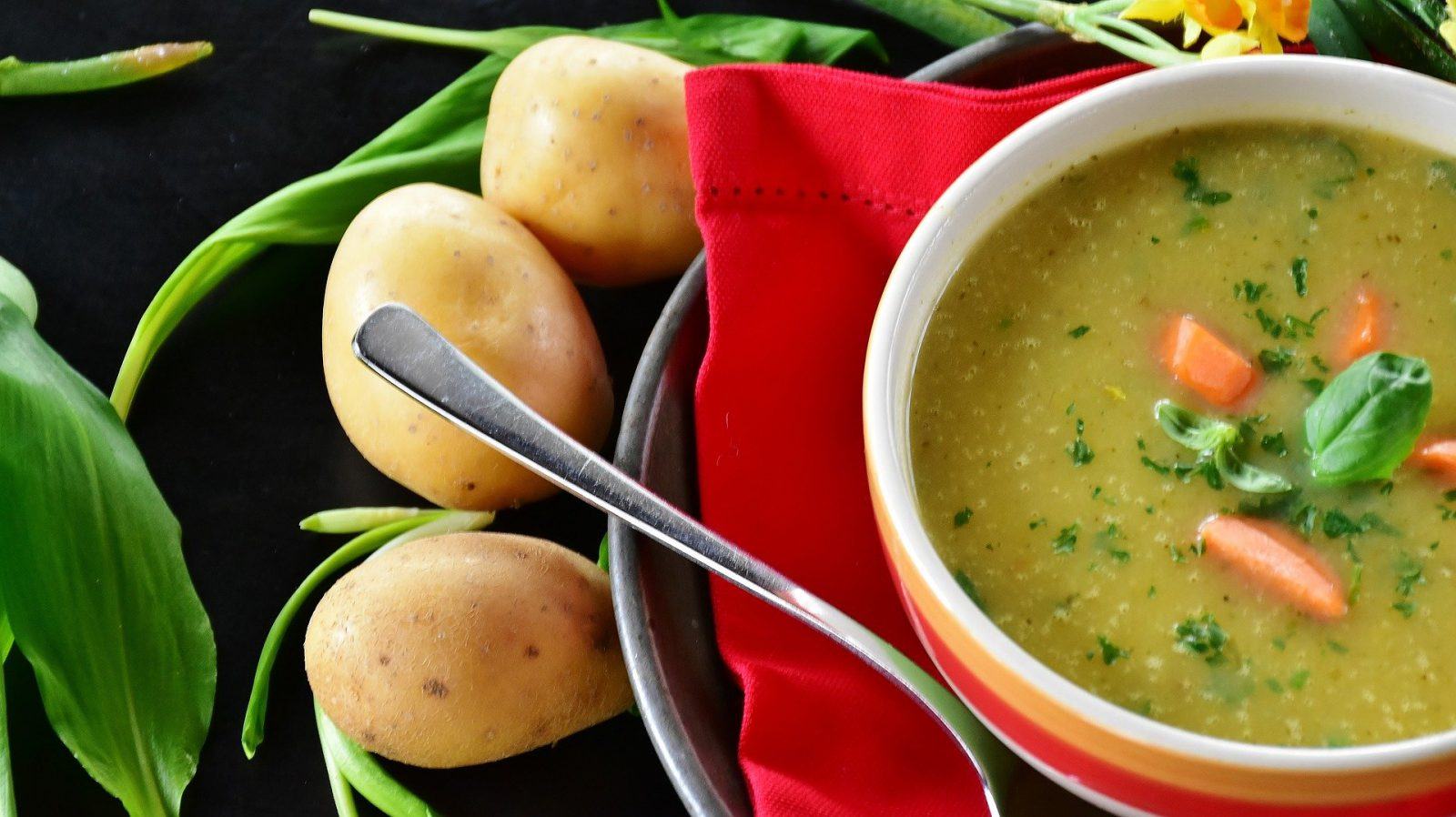 Szturm na cateringi dietetyczne. Z nowym rokiem Polacy chcą się zdrowiej odżywiać