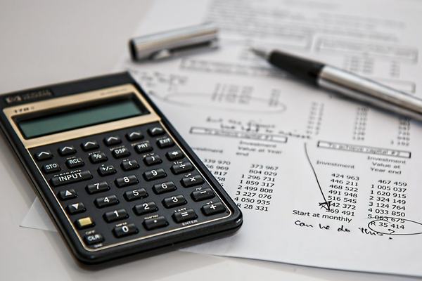 Faktoring – finansowanie działalności i znacznie więcej