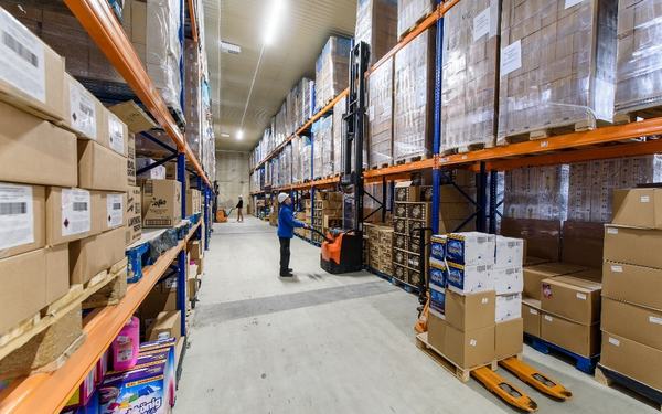 Węgrzy, Chińczycy i Czesi wydali ponad 2 mld euro na nieruchomości w Polsce, najwięcej na magazyny