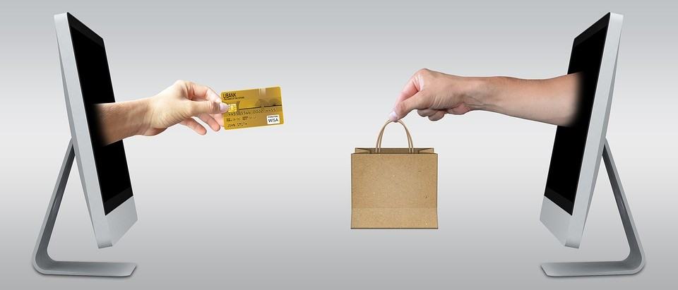 Jakie zalety i wady wiążą się z zakładaniem sklepu online na gotowej platformie?