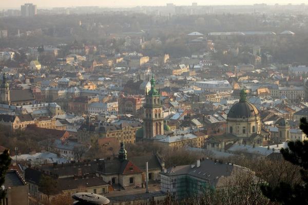 Mniej Polaków obwinia Ukraińców o hamowanie wzrostu wynagrodzeń